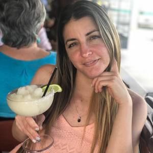 Meet your Posher, Carmen elisa